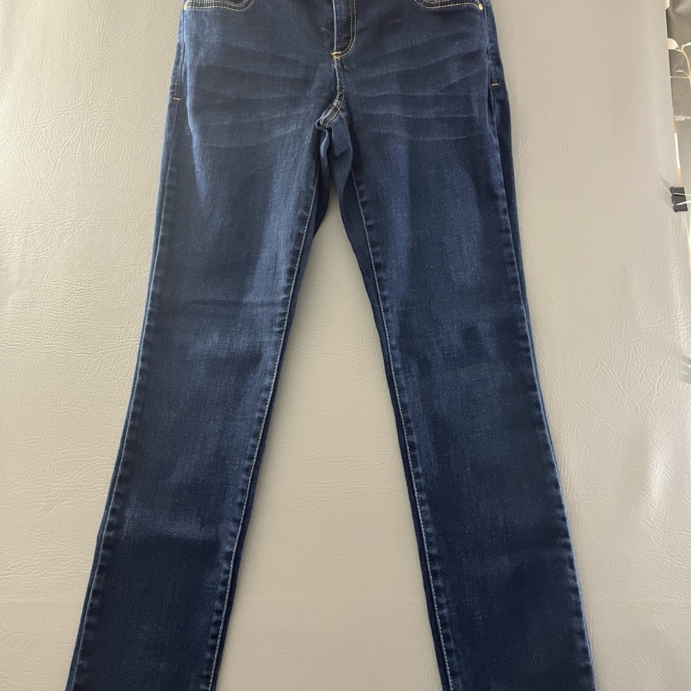 Inc Denim jeans, skinny leg but regular fit. In excellent condition